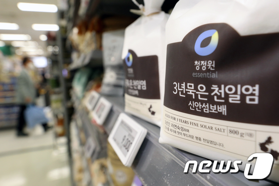 [유머] [기타]
		          일본 오염수 방류 결정에 가격 상승하는 천일염 -  와이드섬