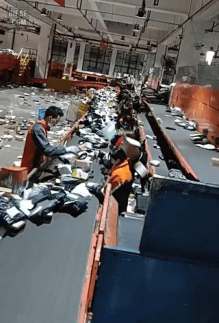 [유머] [유머]
		          대륙의 택배물류센터 -  와이드섬