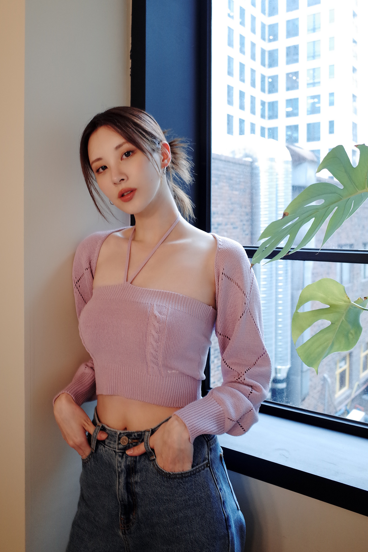 [연예] [움짤]         서현 어깨 시원한 니트 -  와이드섬