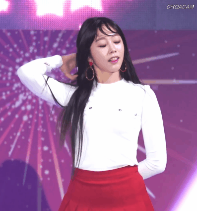 [연예] [움짤]         [러블리즈] 머리 넘기는 지수 -  와이드섬